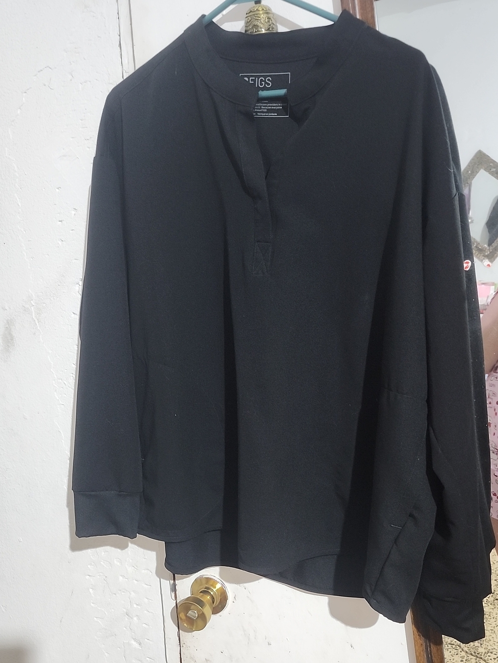 Figs Black Women’s Long-Sleeve Top